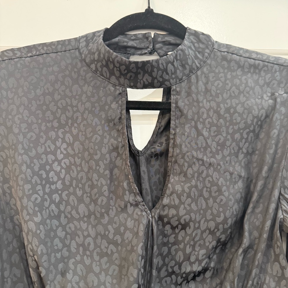 Steve Madden Metallic Black Peplum Blouse Long Sleeve Shimmer Top Small - Picture 3 of 11
